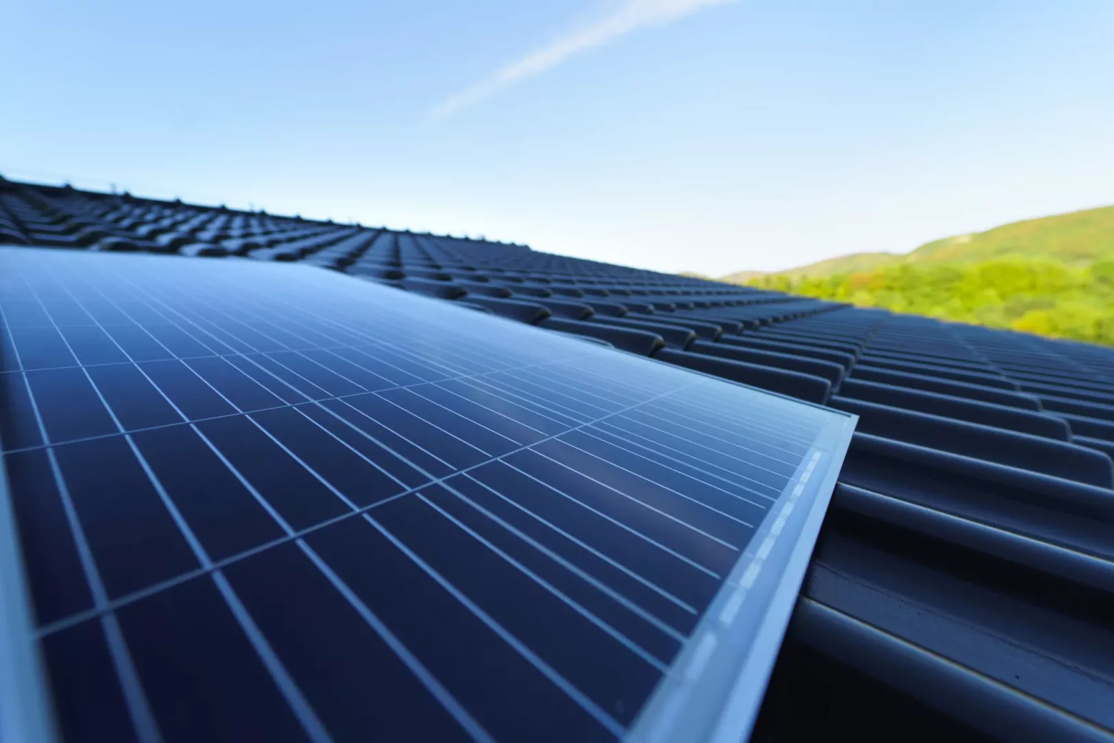 close-up-of-solar-photovoltaic-panels-on-roof-alt-2024-10-20-02-23-37-utc (1)